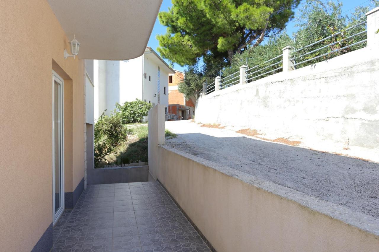 Apartments With A Parking Space Stanici, Omis - 17894 Exteriör bild